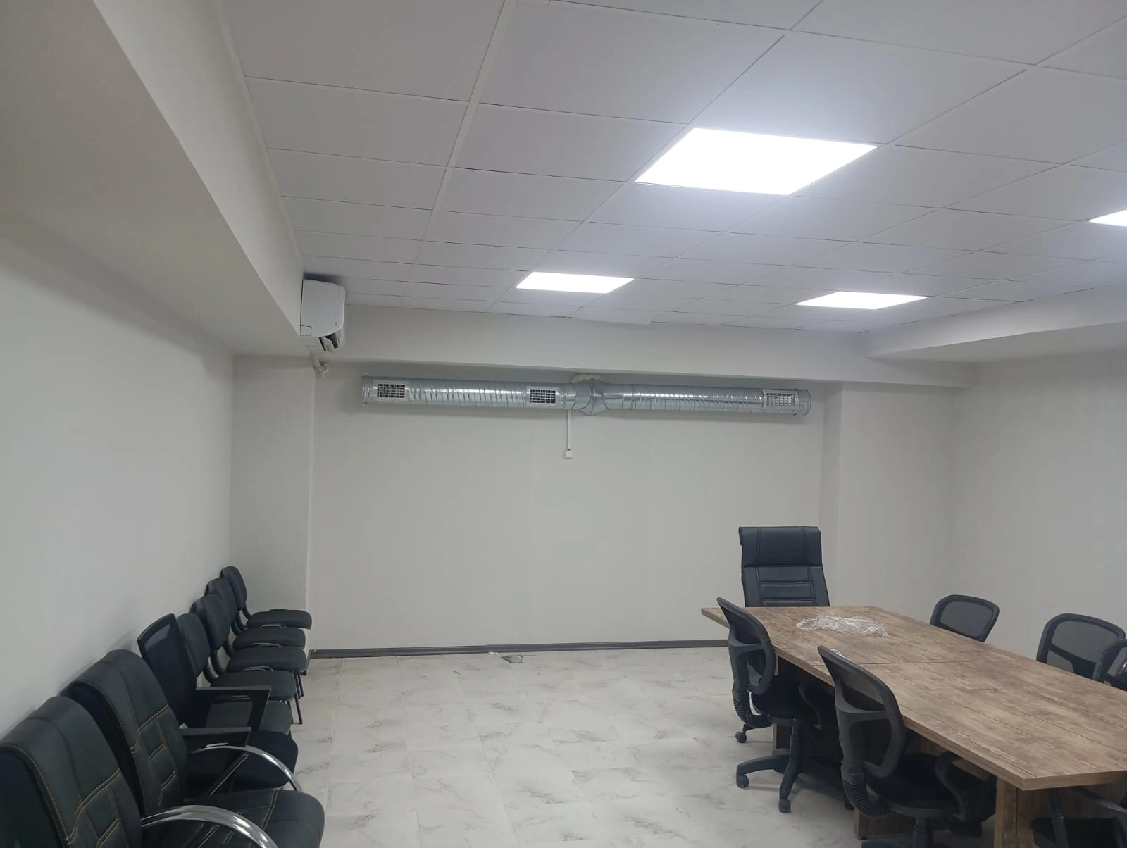 İç mekânda havalandırma kanalı uygulaması